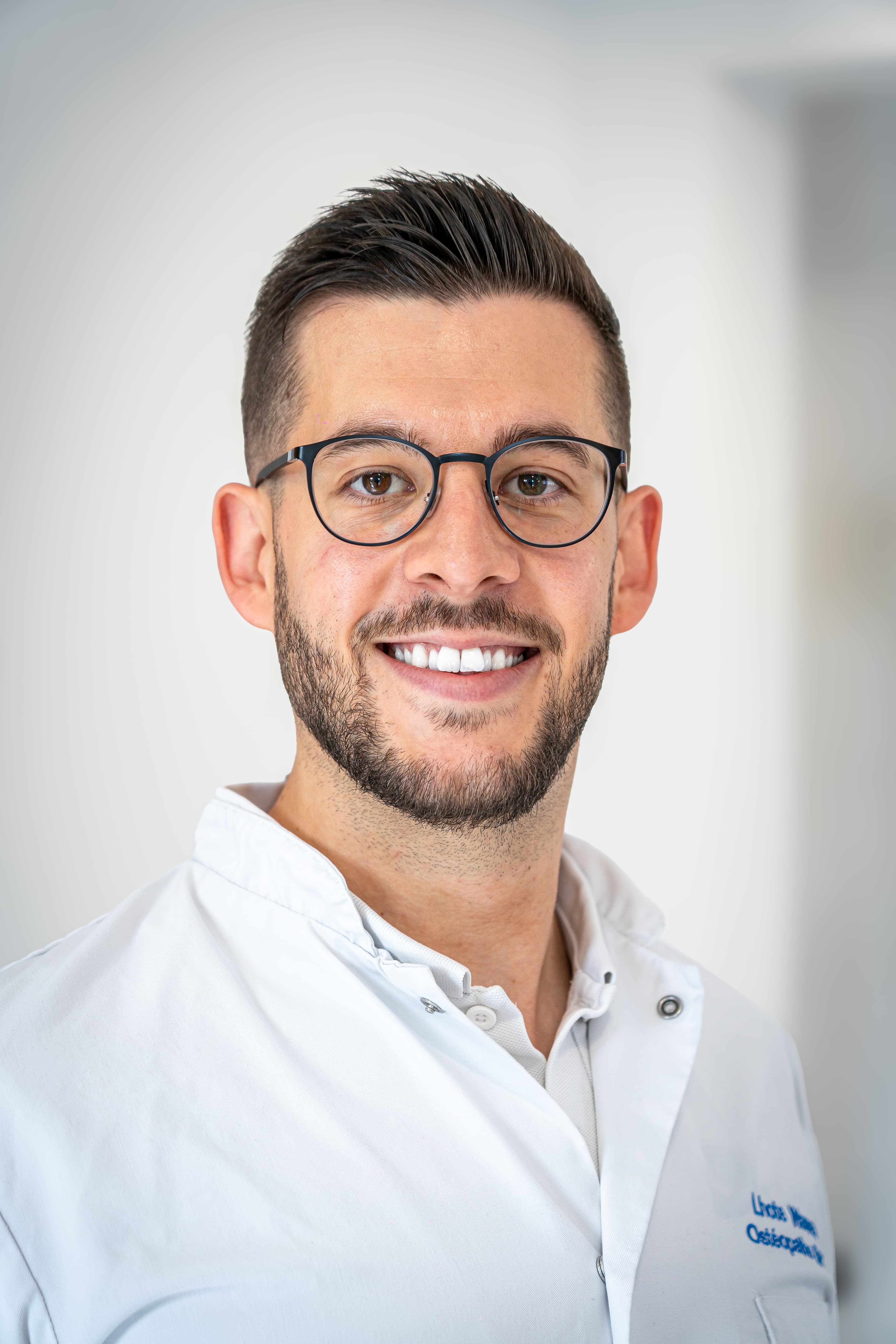 Warren Lhote, ostéopathe D.O. à Le Pin